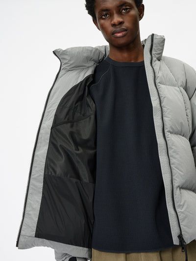 Model: Height 187cm / 6'1" | Wearing: METALLIC GRAY / 3