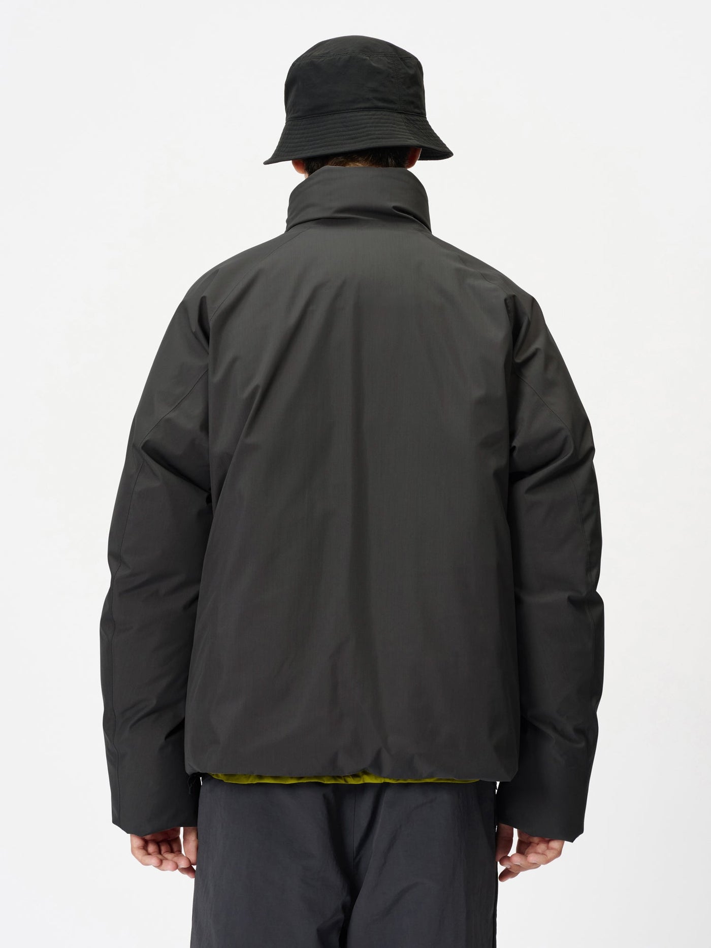 Model: Height 186cm / 6'1" | Wearing: ASPHALT / 3