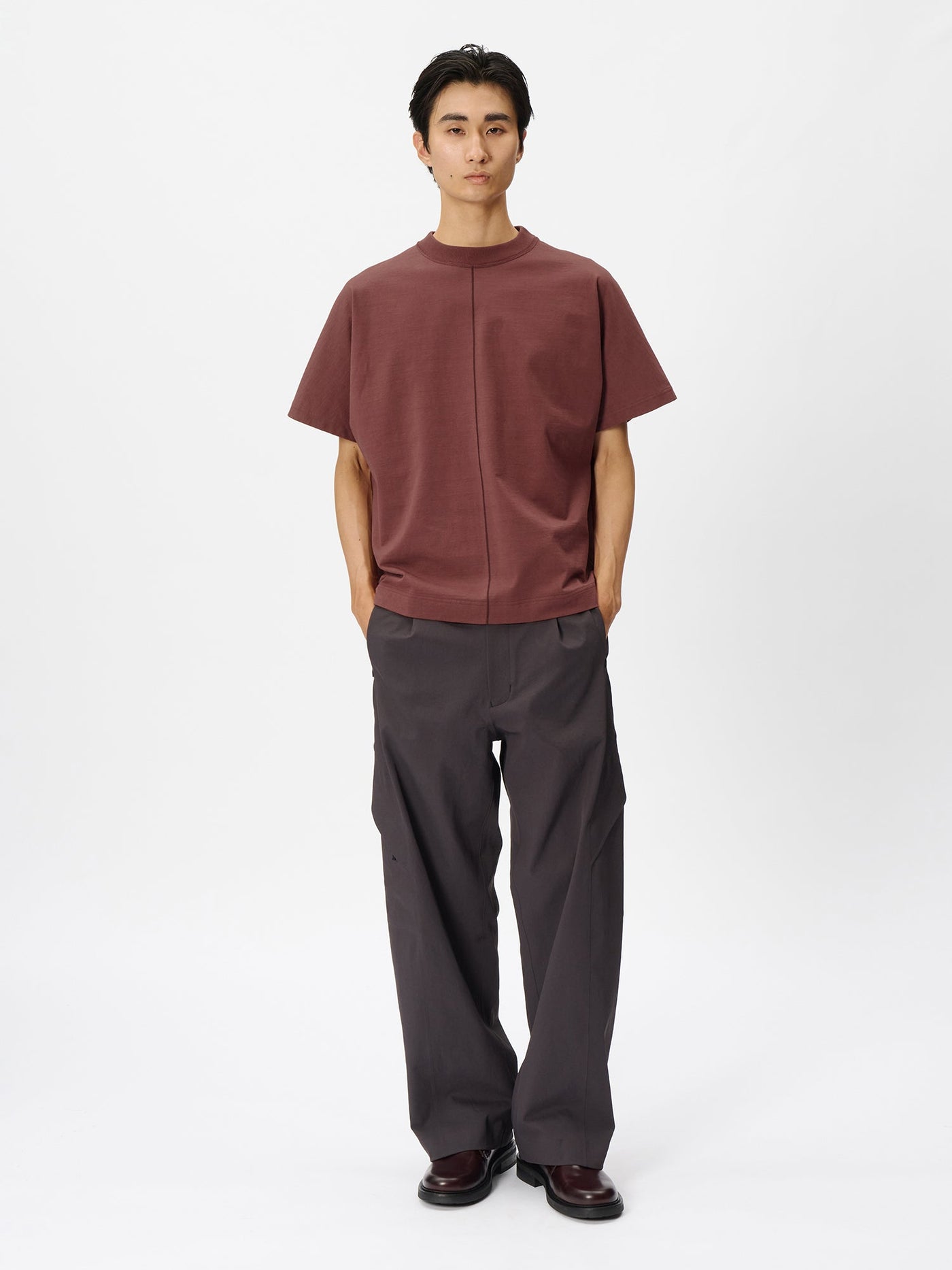 Model: Height 186cm / 6'1" | Wearing: MADDER BROWN / 3