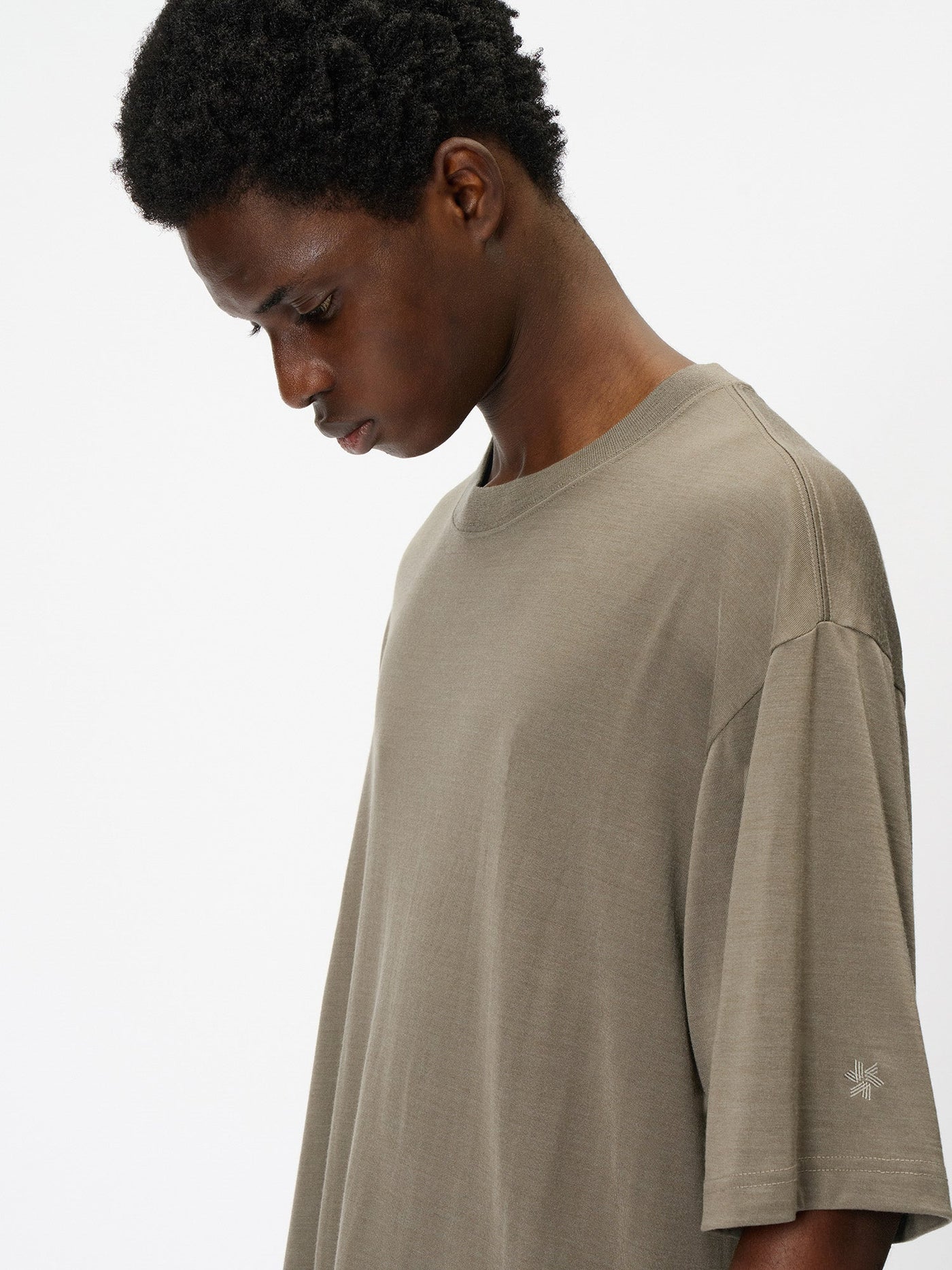 Model: Height 187cm / 6'1" | Wearing: SAND LAND / 3