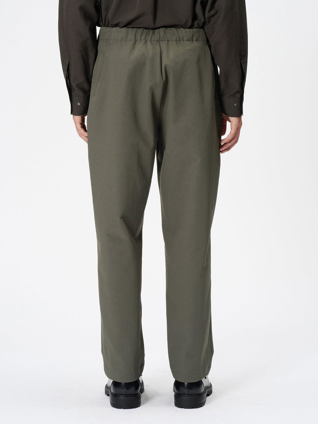 パンツ GOLDWIN One Tuck Tapered Stretch Pants One Tuck Tapered Stretch Pants – 골드윈(Goldwin) 공식 온라인 스토어
