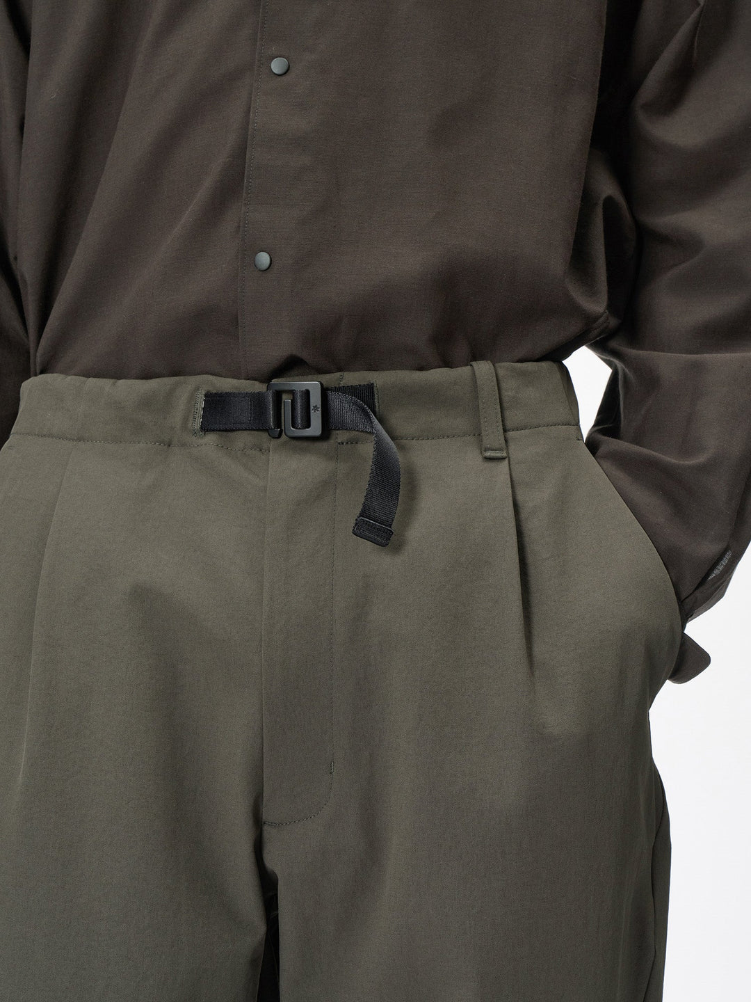 One Tuck Tapered Stretch Pants – 골드윈(Goldwin) 공식 온라인 스토어