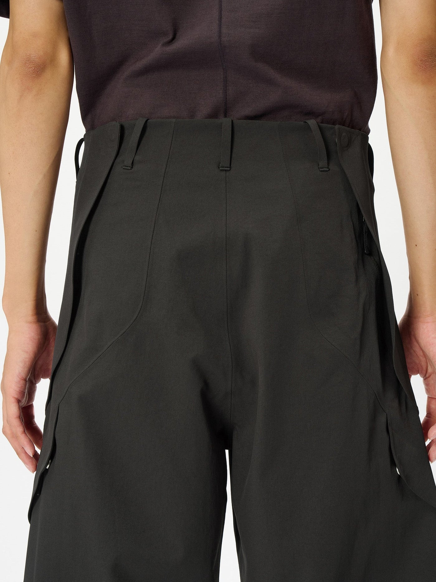 Model: Height 186cm / 6'1" | Wearing: AFTER DARK / 3