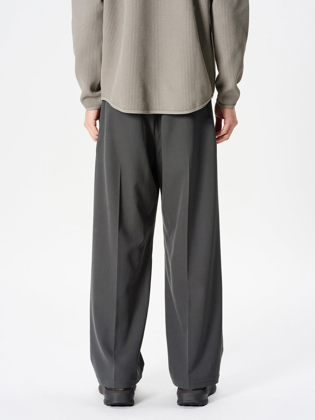One Tuck Straight Wool Pants – 골드윈(Goldwin) 공식 온라인 스토어