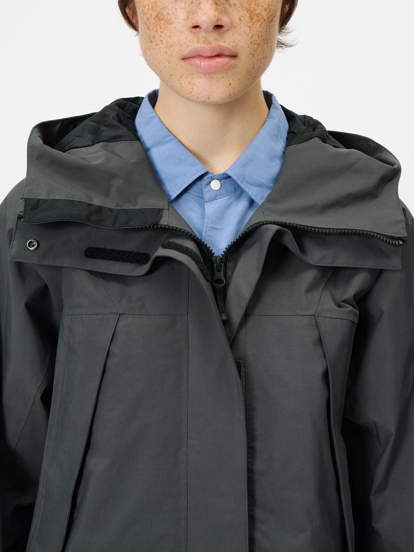 Model: Height 177cm / 5'8'' | Wearing: DEEP CHARCOAL  / 3