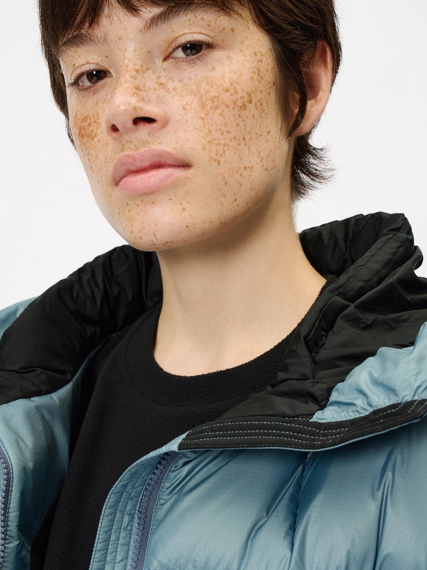 Model: Height 177cm / 5'8'' | Wearing: SHADE BLUE / 3