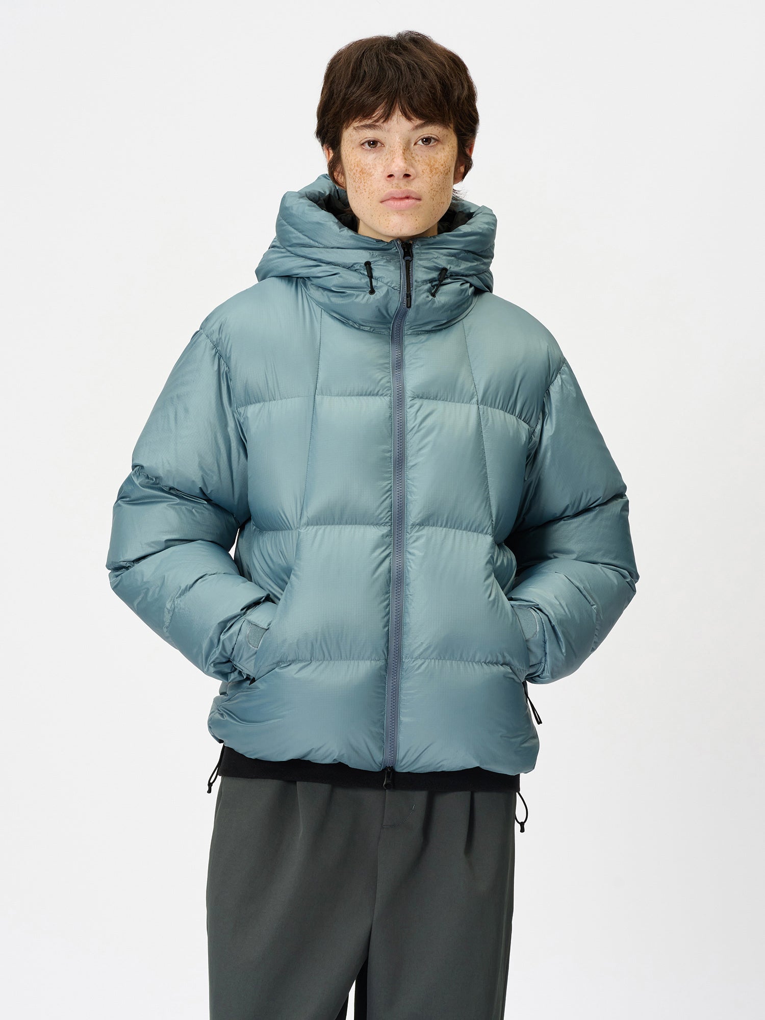 Model: Height 177cm / 5'8'' | Wearing: SHADE BLUE / 3