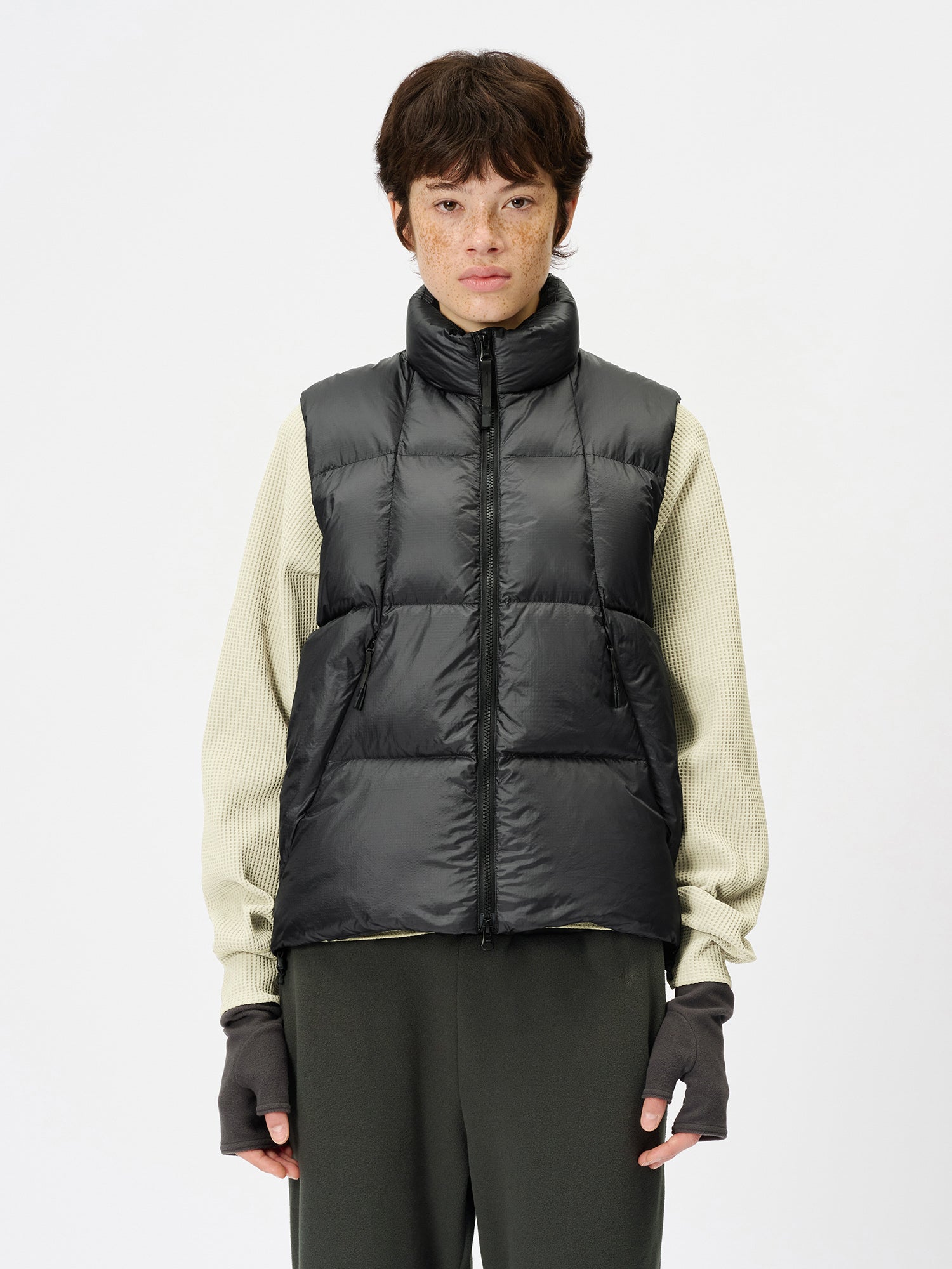 Model: Height 177cm / 5'8'' | Wearing: BLACK / 3