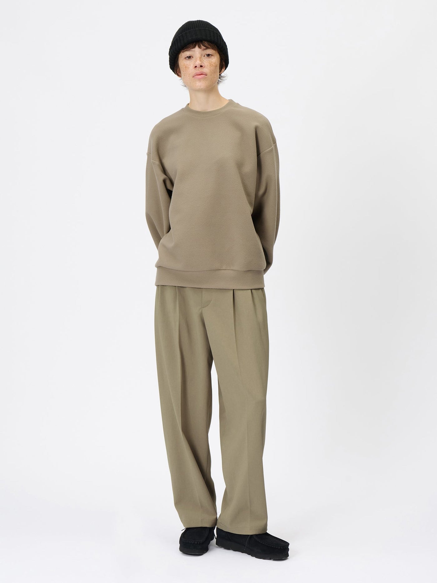 Model: Height 177cm / 5'8'' | Wearing: OLD BEIGE / 3