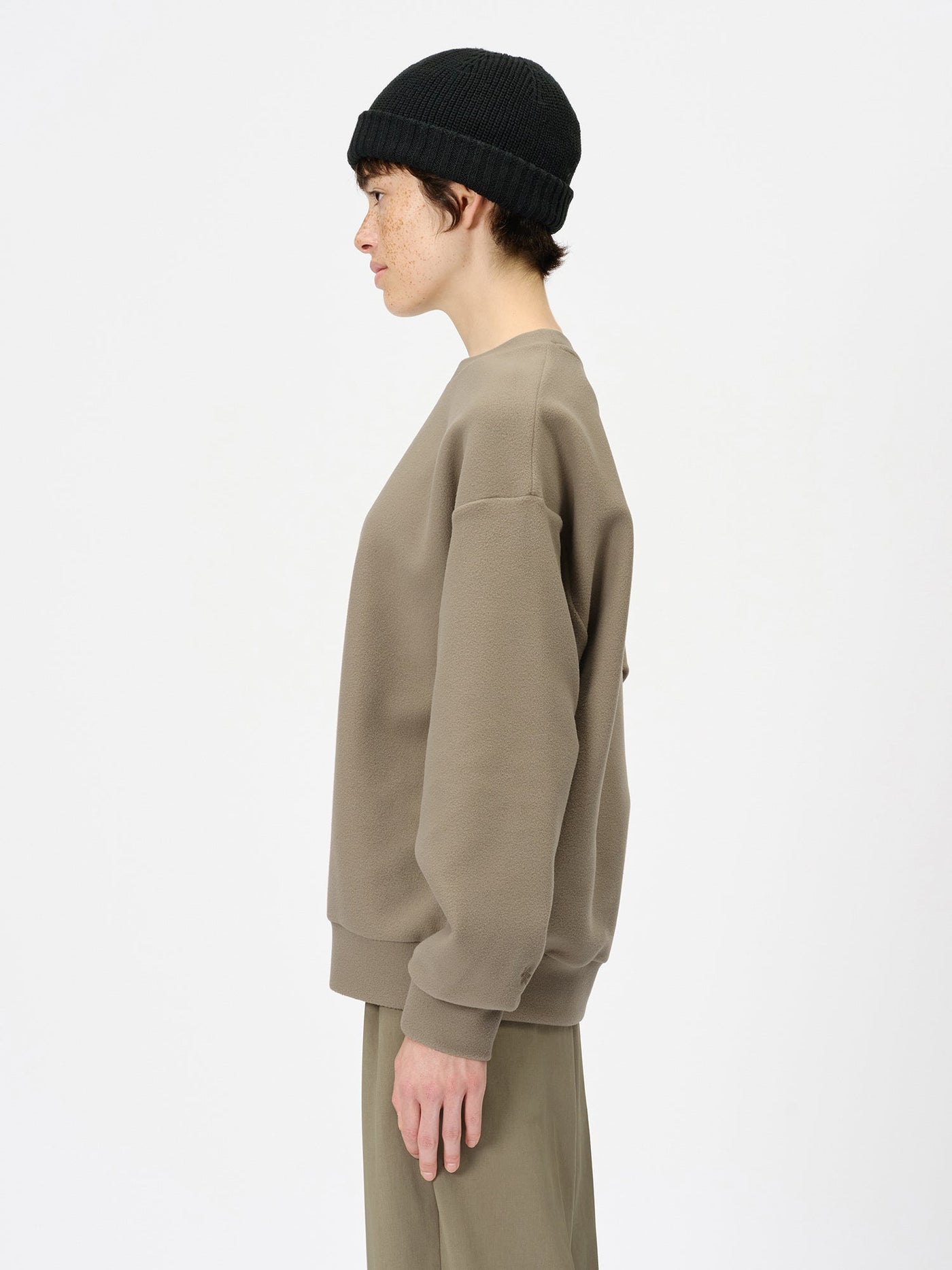 Model: Height 177cm / 5'8'' | Wearing: OLD BEIGE / 3