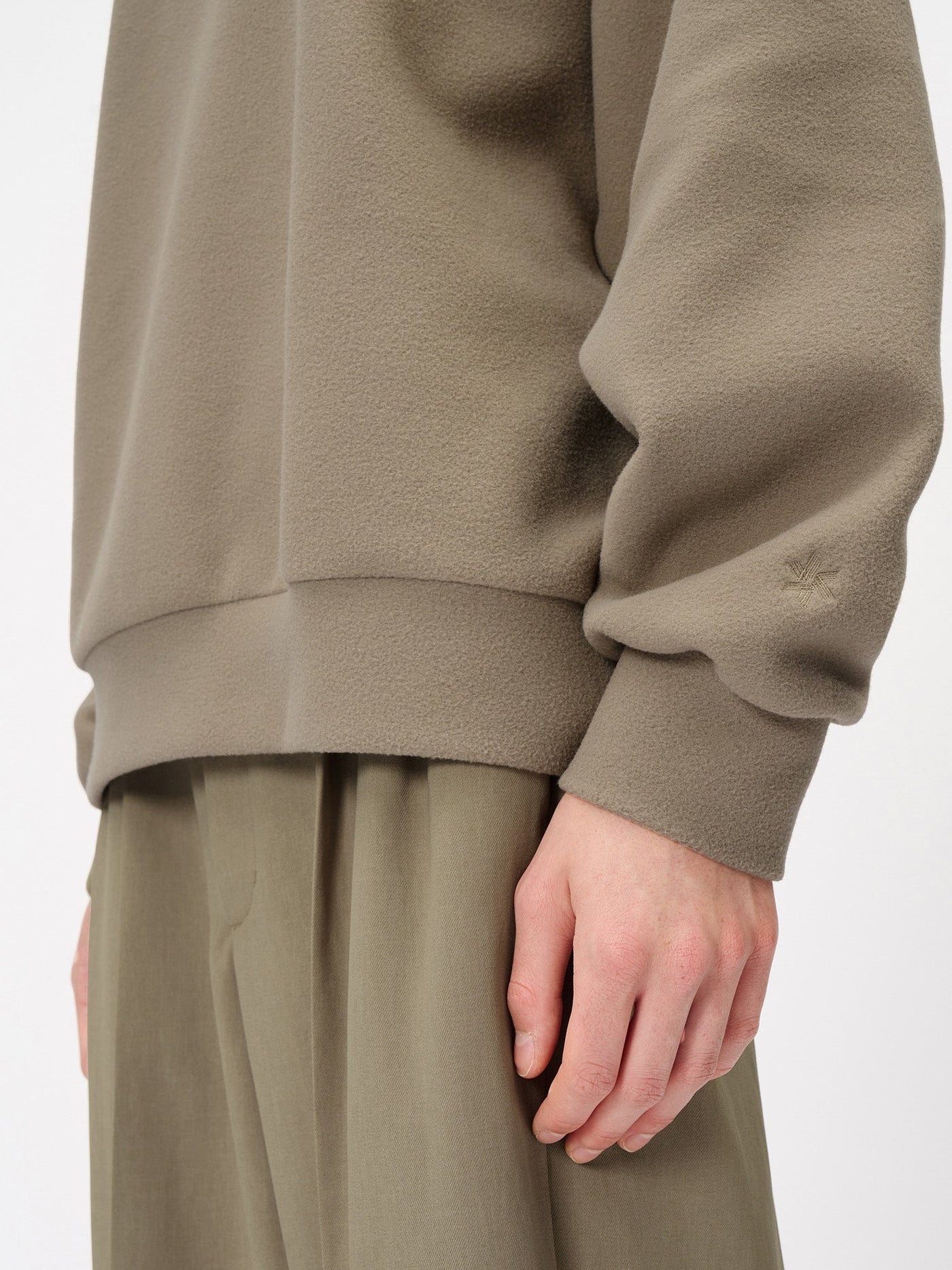 Model: Height 177cm / 5'8'' | Wearing: OLD BEIGE / 3