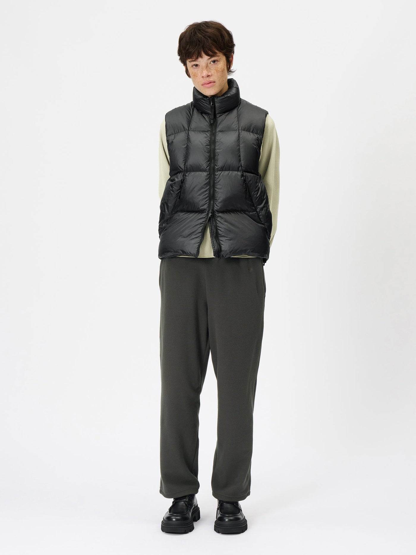 Model: Height 177cm / 5'8'' | Wearing: SHADOW GRAY / 3