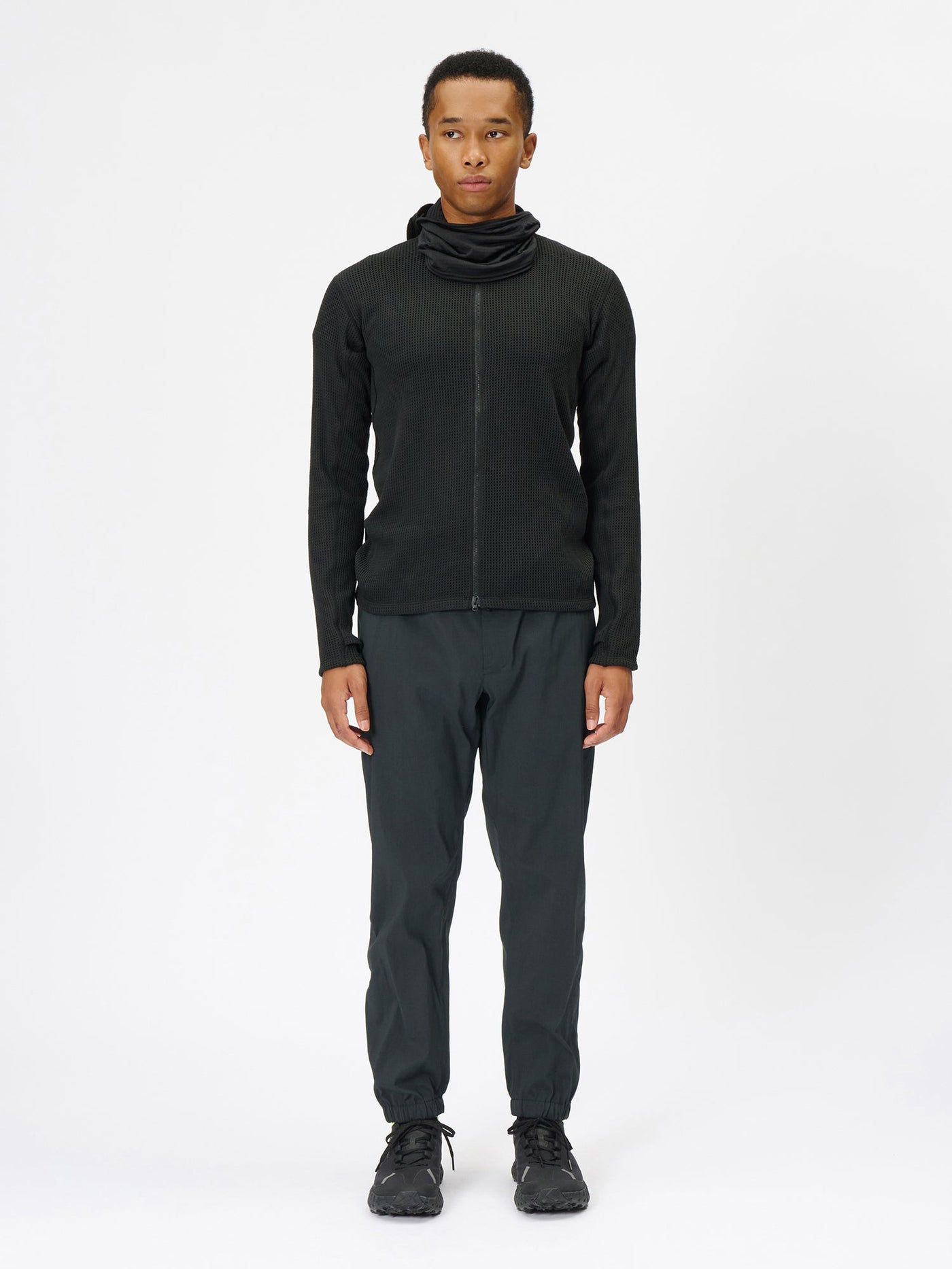 Model: Height 184cm / 6'0" | Wearing:  BLACK / 3