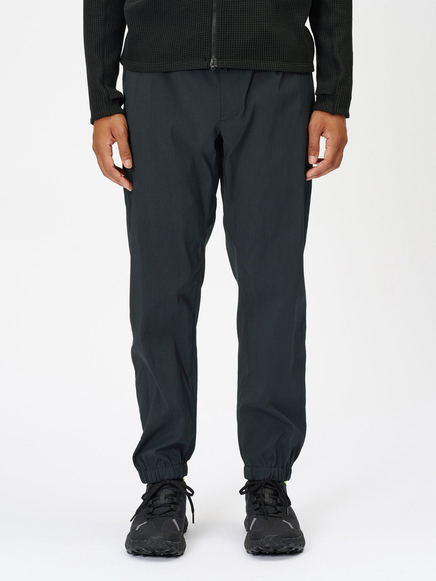 Model: Height 184cm / 6'0" | Wearing:  BLACK / 3
