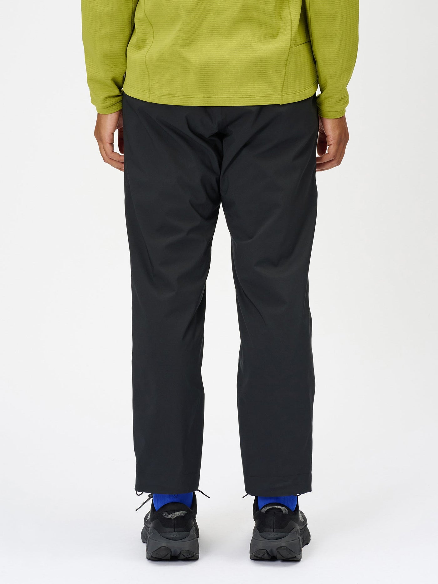 Model: Height 184cm / 6'0" | Wearing:  BLACK / 3