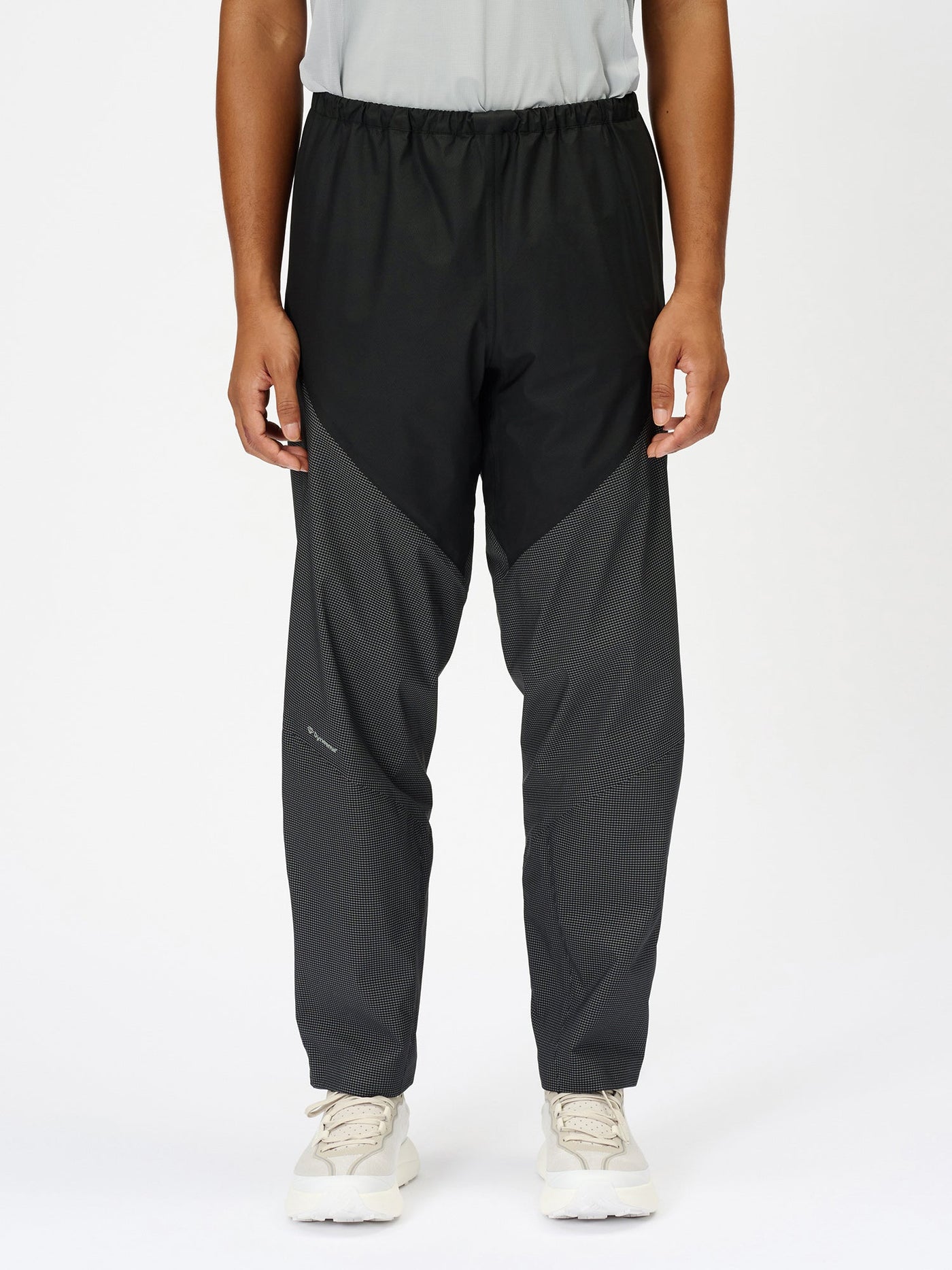 Model: Height 184cm / 6'0" | Wearing: BLACK / 3