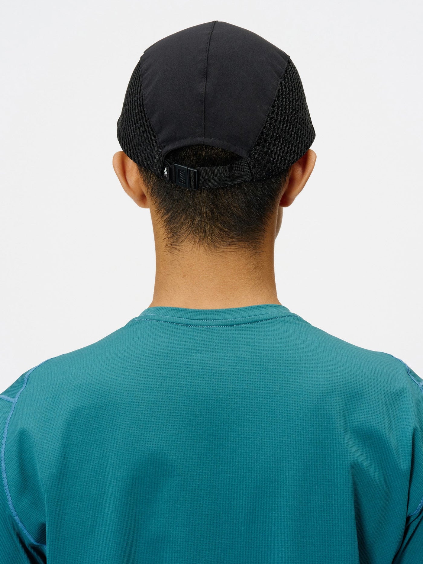 Model: Height 183cm / 6'0" | Wearing: BLACK x CHARCOAL GRAY / F