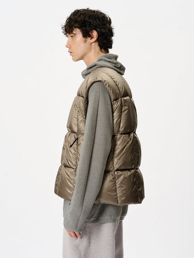 Three-Dimensional Down Light Vest