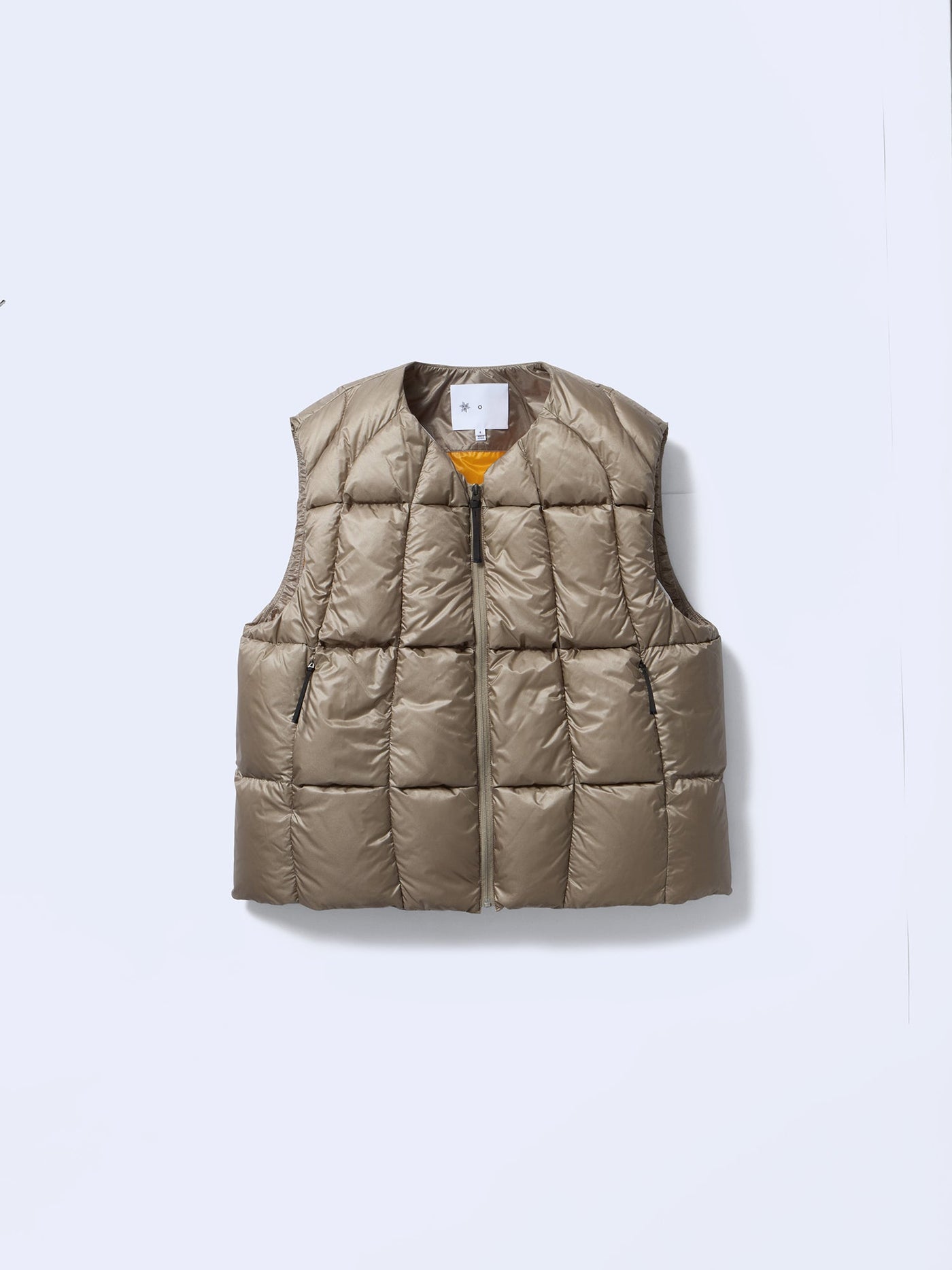 Three-Dimensional Down Light Vest